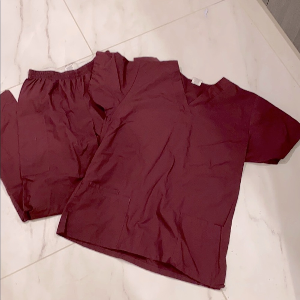Maroon scrub set